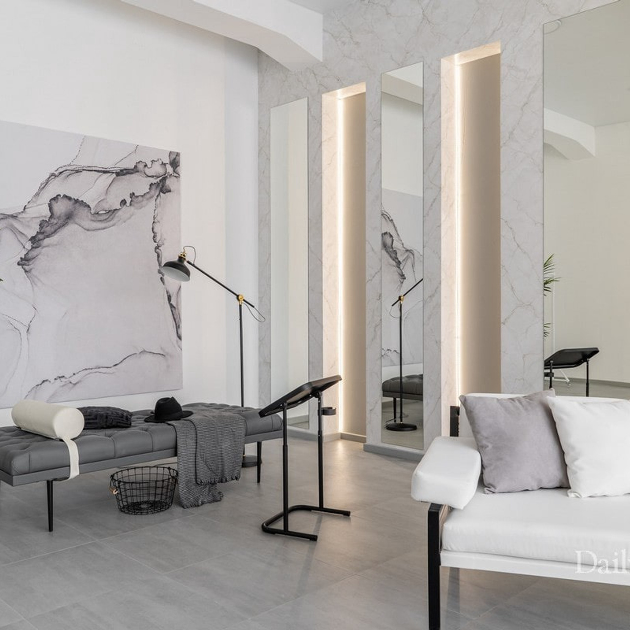 Фотостудия Daily Studio. Профессиональный фотограф беременности в СПБ. Стильные фотосессии беременности в стиле минимализм и классическая фотография