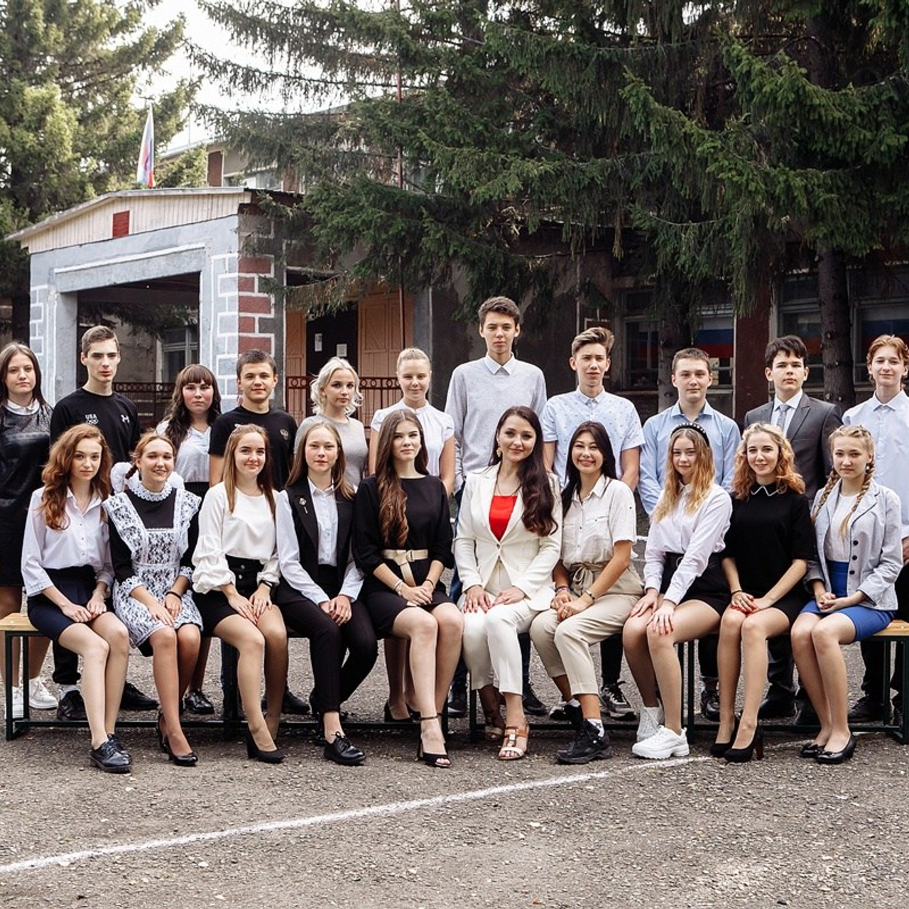 Выпускники 2025. Издательство выпускных альбомов МЕЛ в Барнауле