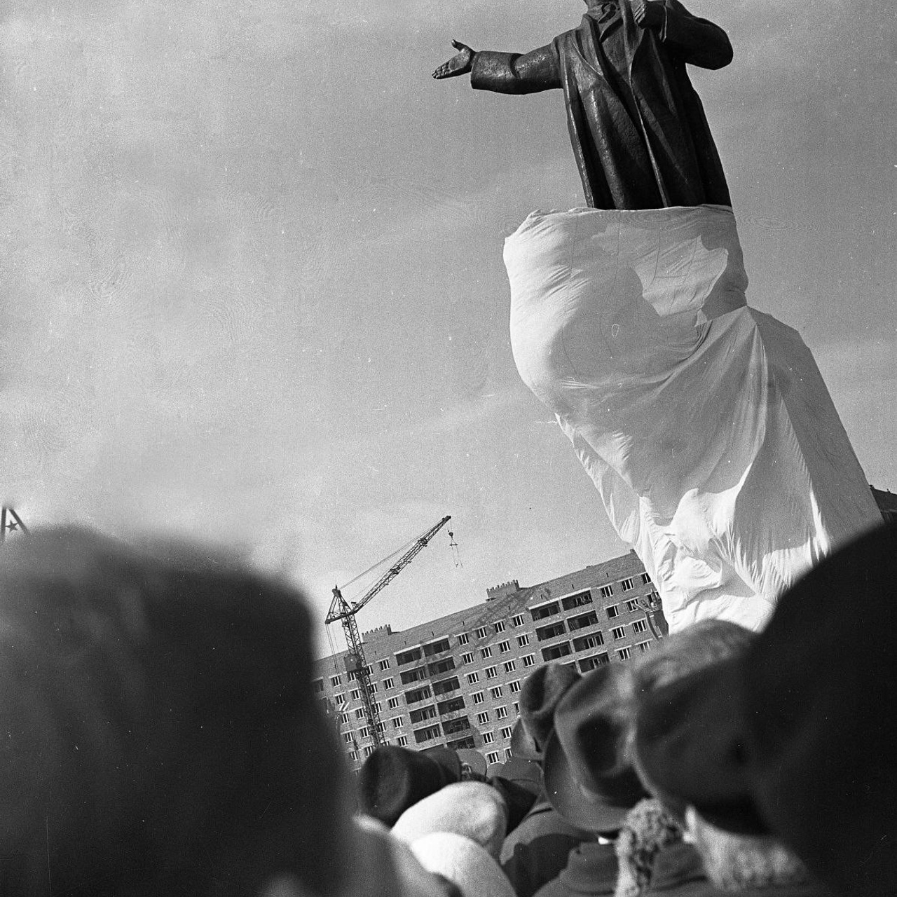 Открытие памятника В.И.Ленину на площади Ленина