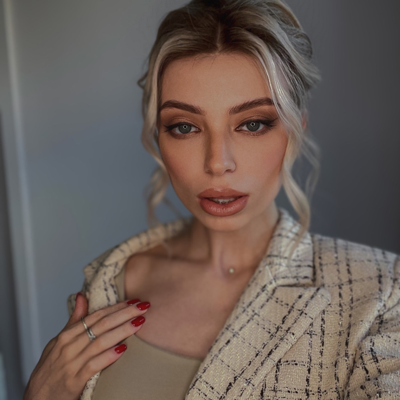 Отзывы. Пушкарева Кристина — Прически Макияж