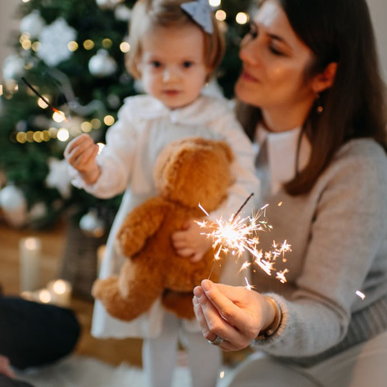 Новогодняя семейная фотосессия в Москве дома. Фотосессия в студии в Москве от профессионального фотографа услуги по доступным ценам