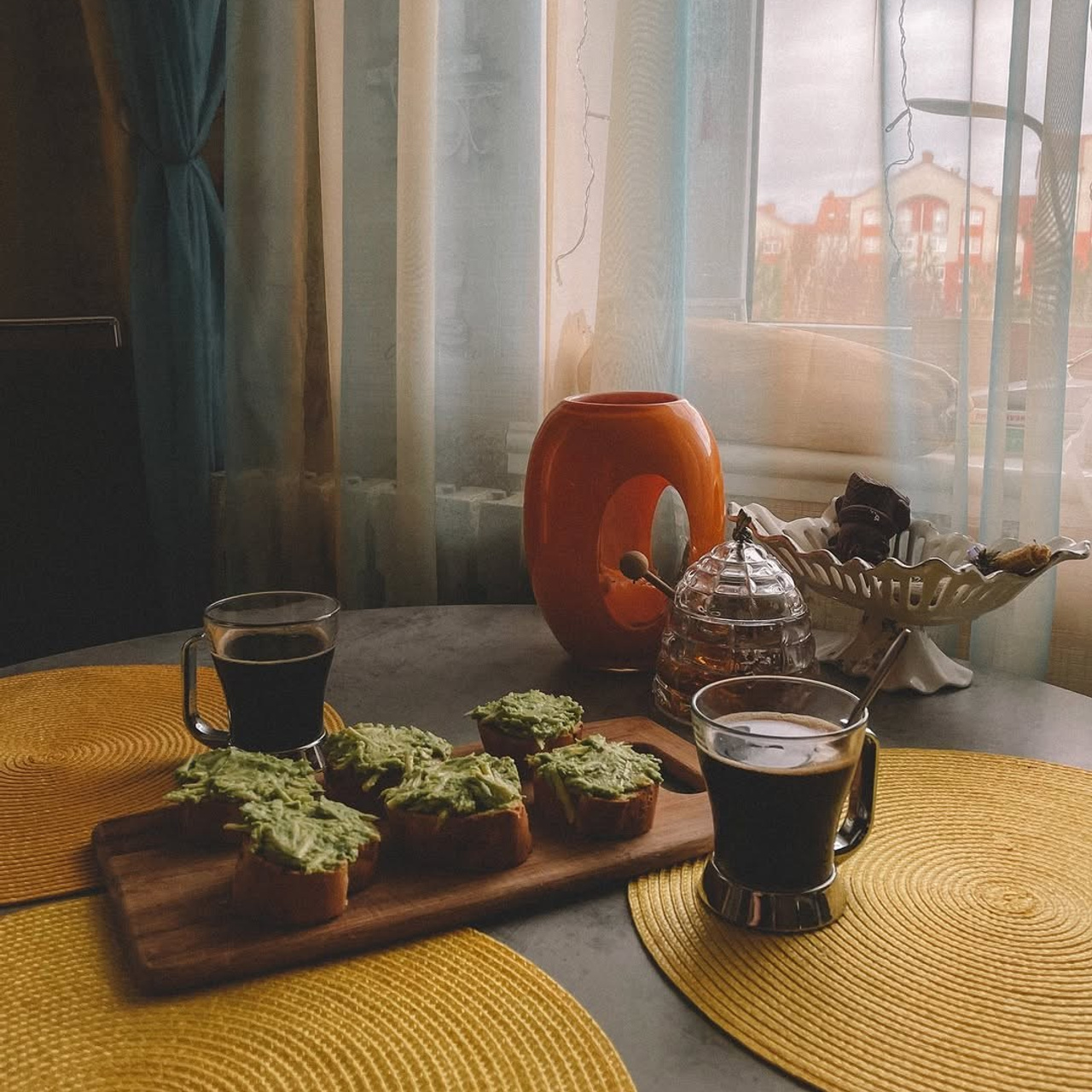 Пара хороших слов. Писатель и человек поддержки Вика Ли