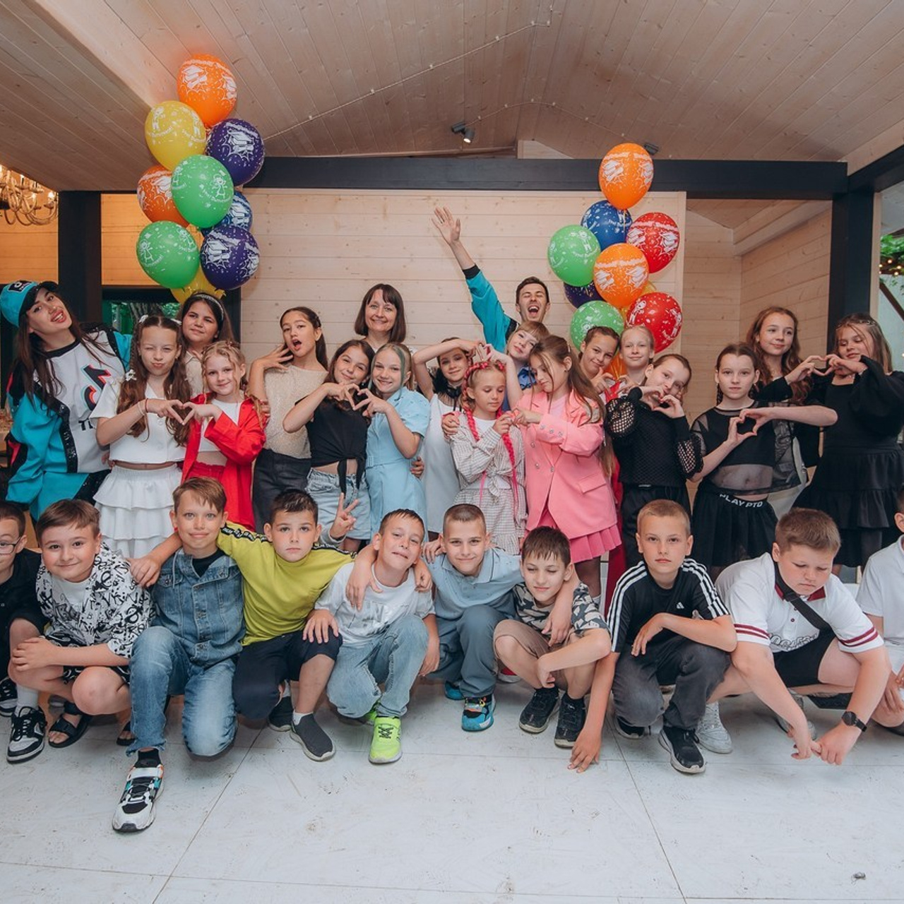 Выпускной 9-11классы. Выпускные книги Анапа Новороссийск Краснодар