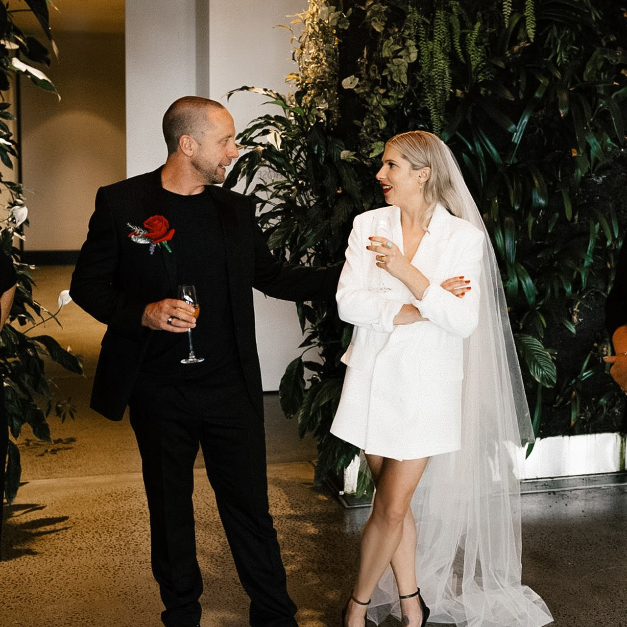 Роспись в отеле М & В