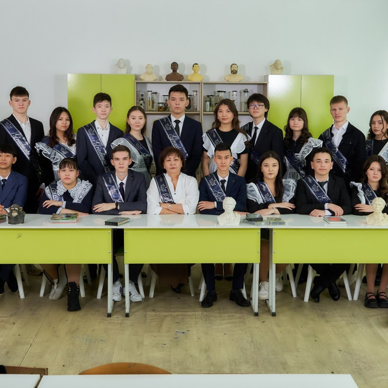 ОТЗЫВЫ. Школьный фотограф в Уральске, студия | Классный Школьный Альбом