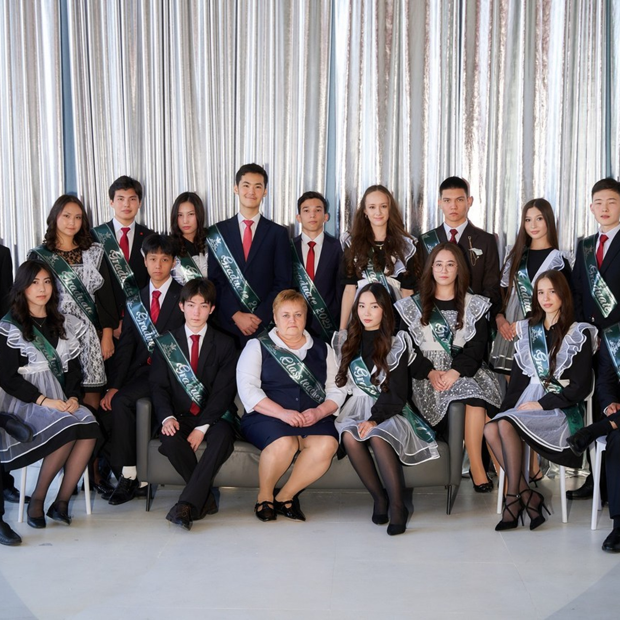 ОТЗЫВЫ. Школьный фотограф в Уральске, студия | Классный Школьный Альбом