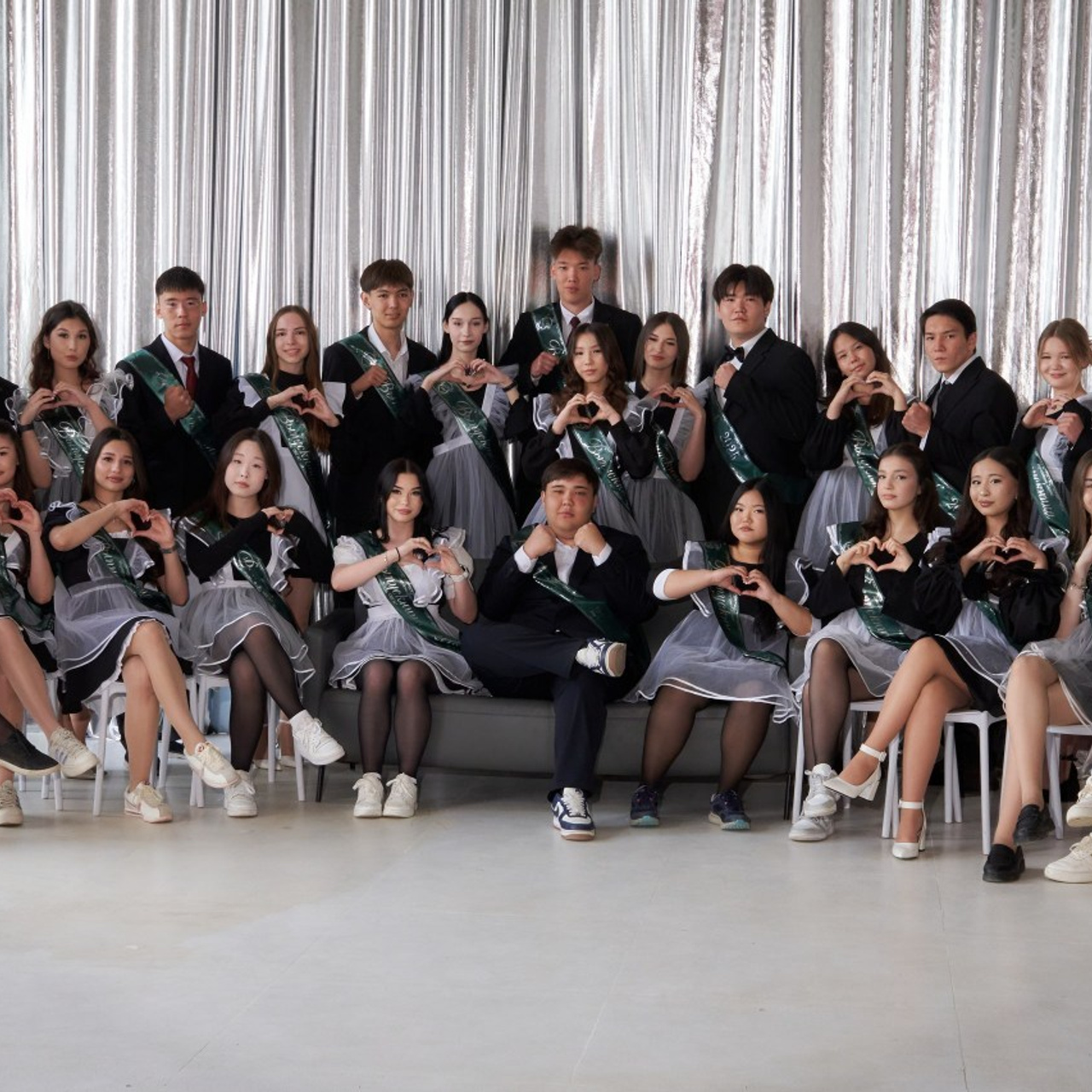 ОТЗЫВЫ. Школьный фотограф в Уральске, студия | Классный Школьный Альбом