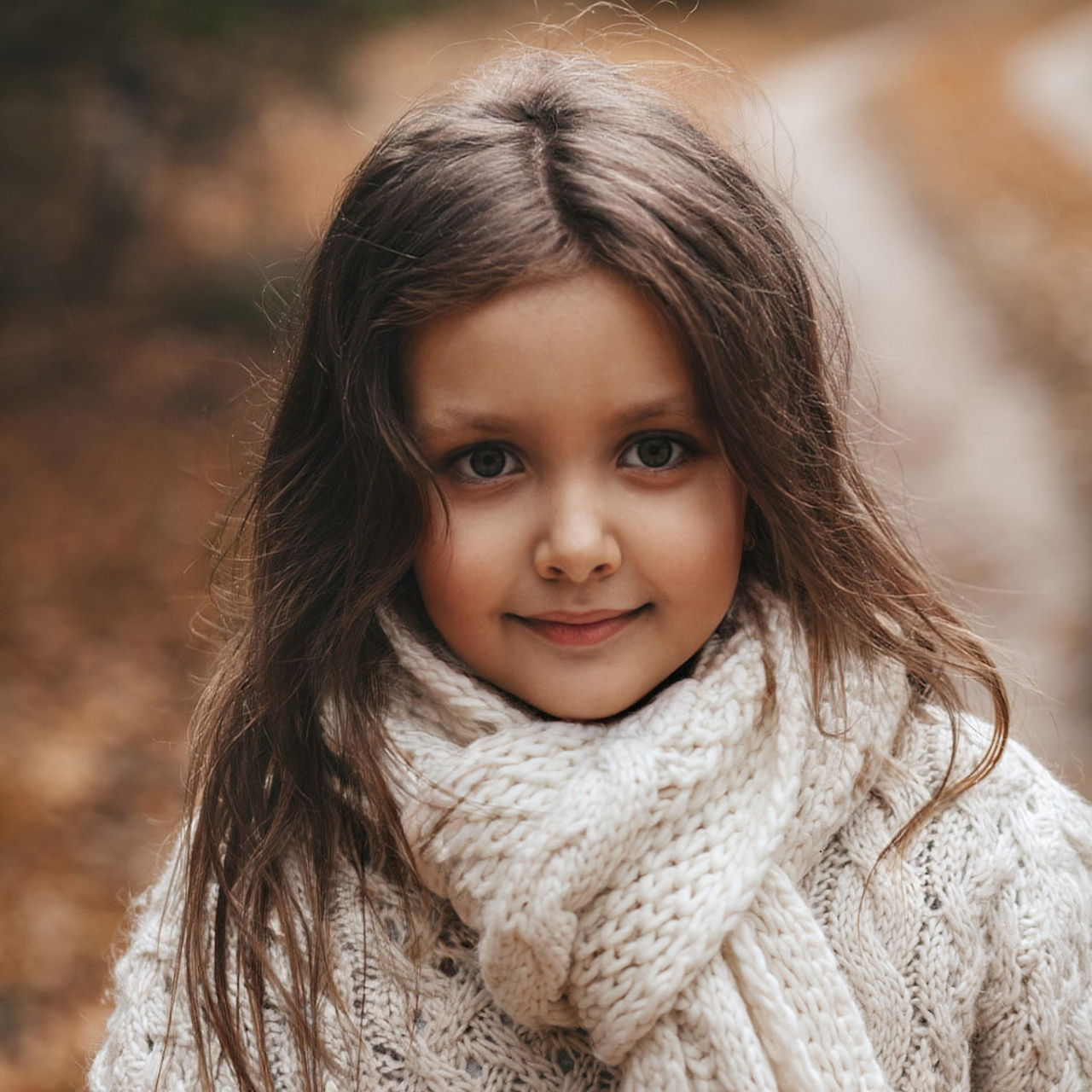 Осень. Полина и Маша