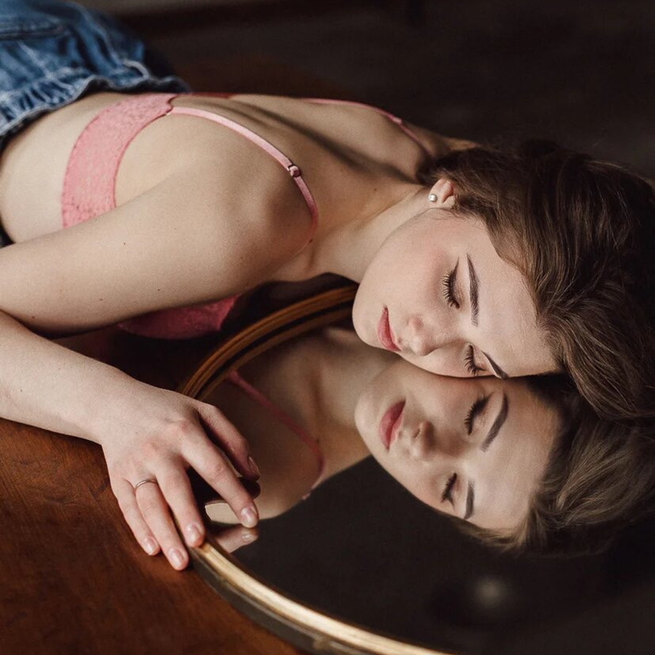 ЖЕНСКИЙ ПОРТРЕТ