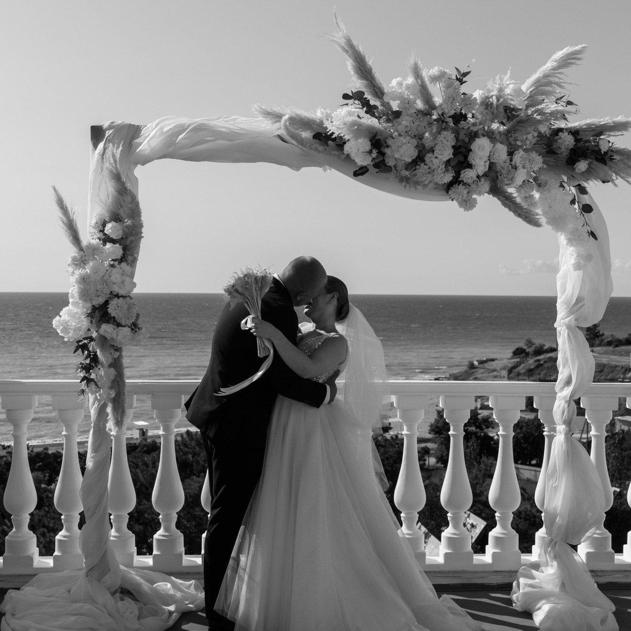 Отзывы о фотографе. Лучший фотограф города. Топ 100. Топ 10. Лучший фотограф. Профессионал. реальные фото со свадьбы, примеры работ фотограф. Профессиональная фотосъемка в Крыму. Натуральные эмоции и живые кадры. Забронируйте дату прямо сейчас!