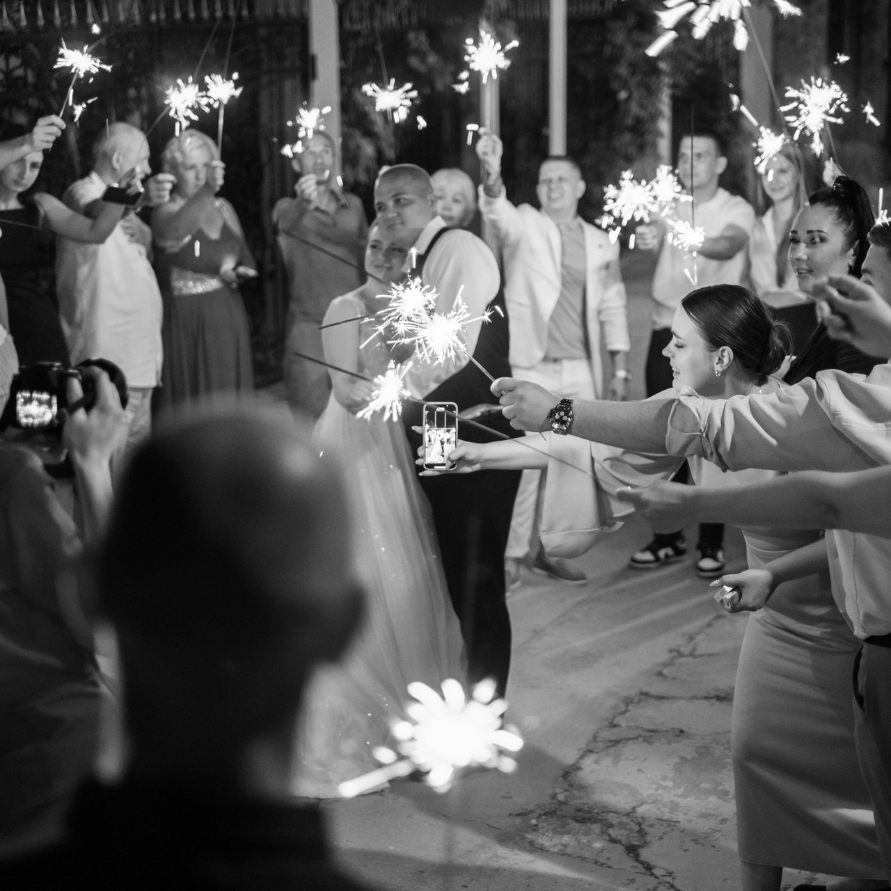 Отзывы о фотографе. Лучший фотограф города. Топ 100. Топ 10. Лучший фотограф. Профессионал. реальные фото со свадьбы, примеры работ фотограф. Профессиональная фотосъемка в Крыму. Натуральные эмоции и живые кадры. Забронируйте дату прямо сейчас!