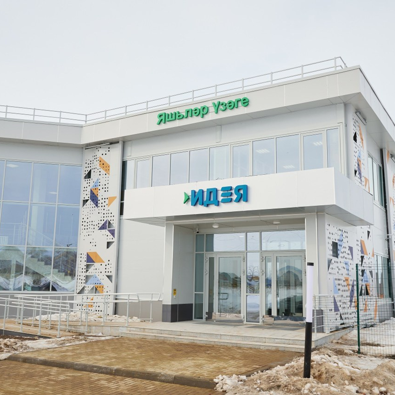 Отзывы клиентов. Мое имя Раиль. Я репортажный фотограф в Казани, так же мой любимый жанр — свадебный фотограф