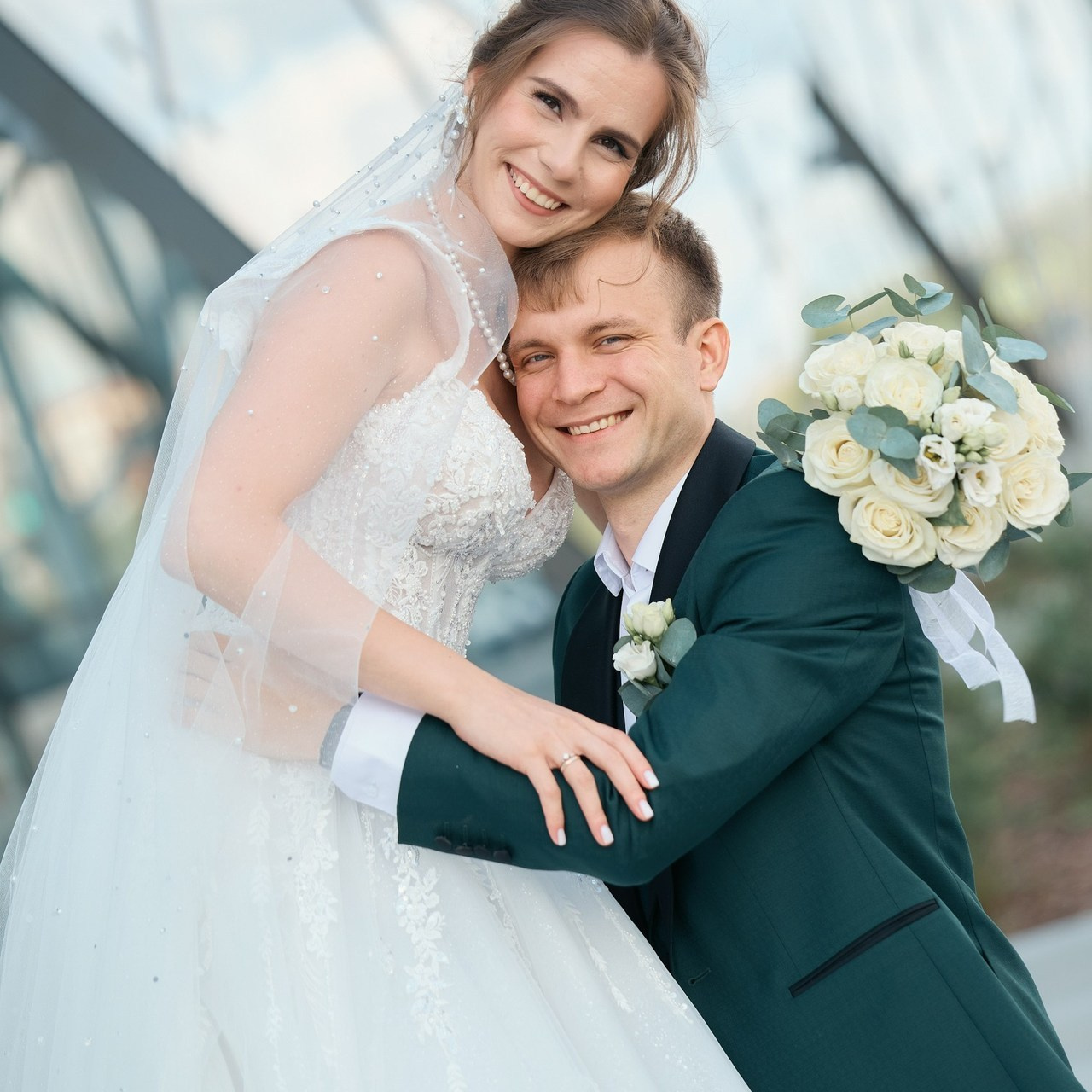 Отзывы клиентов. Мое имя Раиль. Я репортажный фотограф в Казани, так же мой любимый жанр — свадебный фотограф