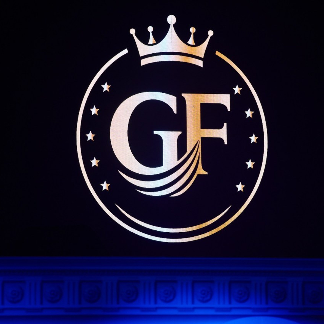 Отзывы клиентов. Мое имя Раиль. Я репортажный фотограф в Казани, так же мой любимый жанр — свадебный фотограф