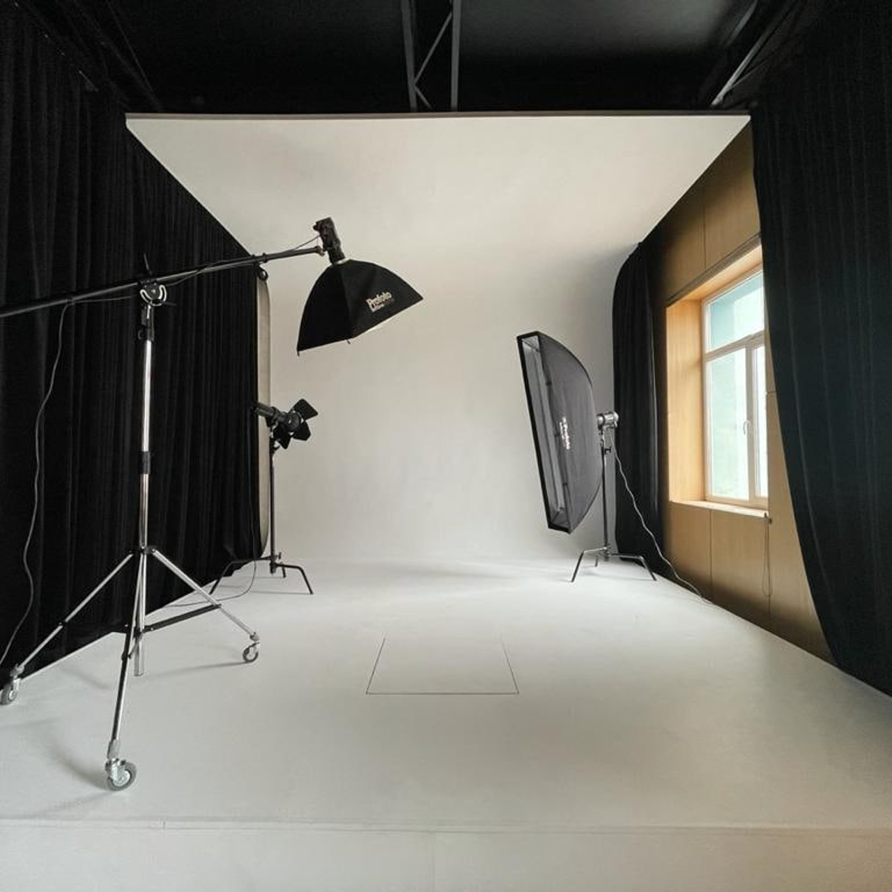 Актуальные фотостудии Самары: аренда, интерьерный и фоновые локации, услуги фотографа