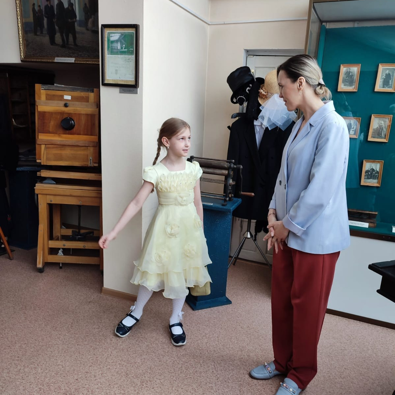 Фотовыставка к 1 июня 2025 «Мир детства». Детский и семейный фотограф в Павлодаре Оксана Солей. Школа моделей