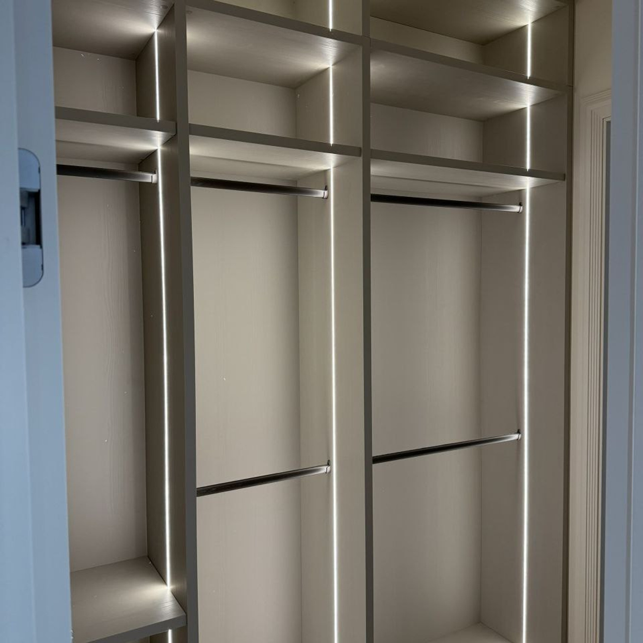 Гардеробные. КУХНИ, шкафы, гардеробные, предметы интерьера, дизайн-проект, замер, доставки и монтаж