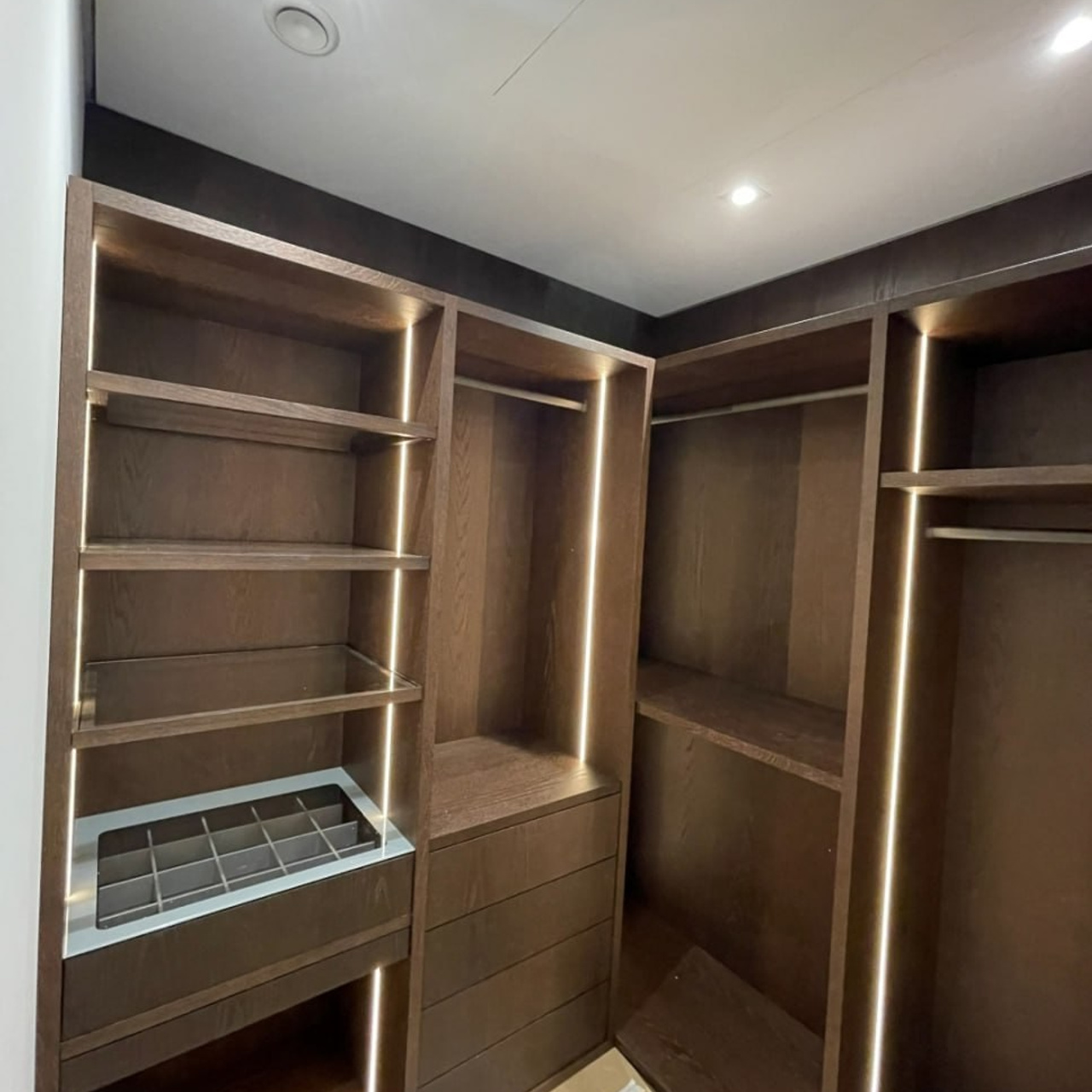 Шкафы. КУХНИ, шкафы, гардеробные, предметы интерьера, дизайн-проект, замер, доставки и монтаж