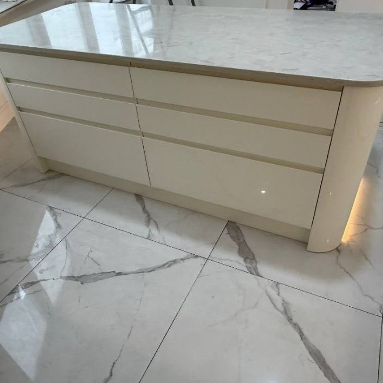 Кухни. КУХНИ, шкафы, гардеробные, предметы интерьера, дизайн-проект, замер, доставки и монтаж