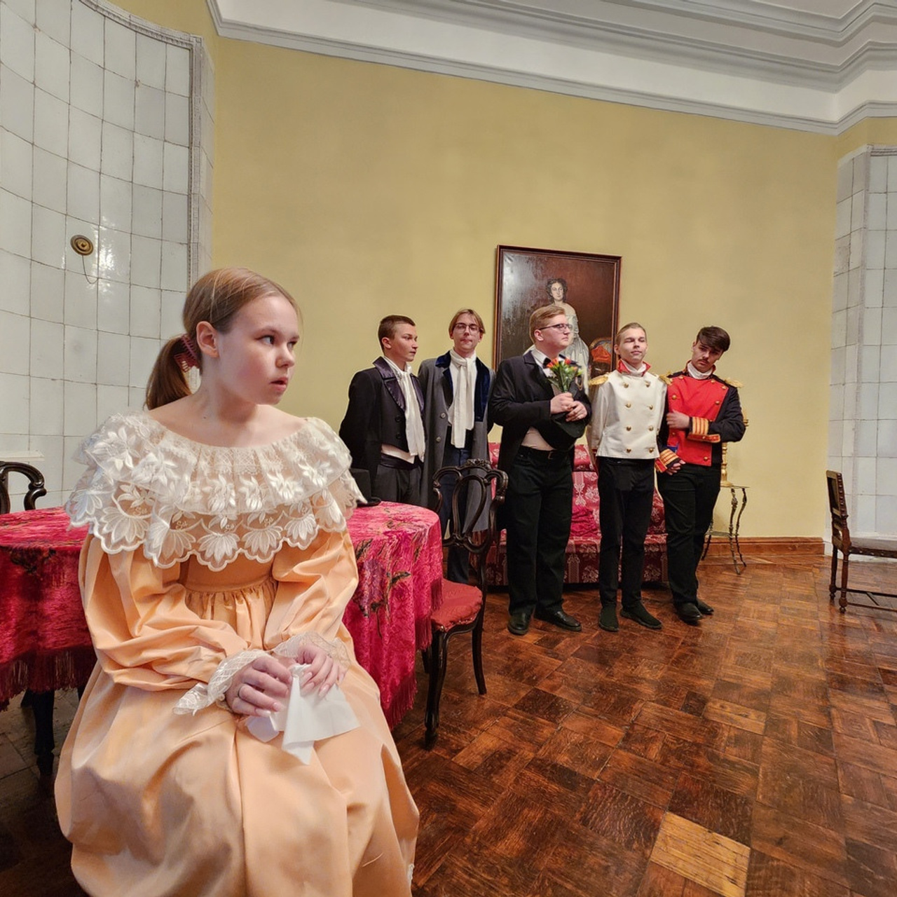 Разборчивая невеста в музее