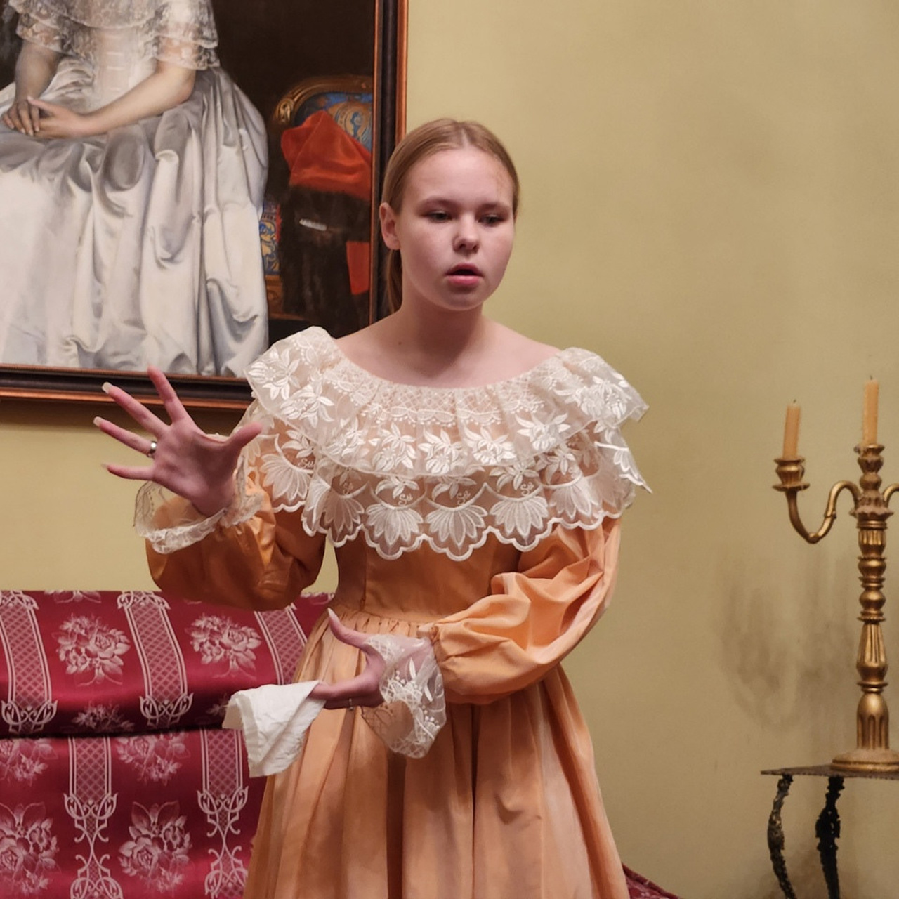 Разборчивая невеста в музее