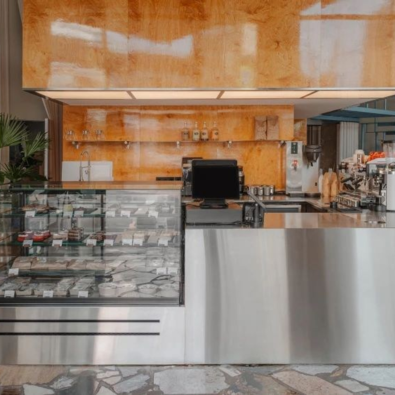 Кофейня «ЗАЦЕПИ», ул. Мира 1, Краснодар, 2025 г.