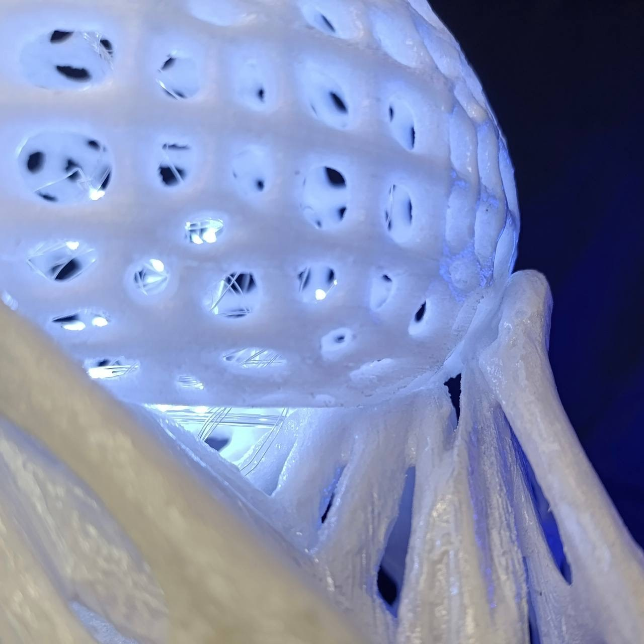 Дыхание берез #100: Объект из переработанного пластика