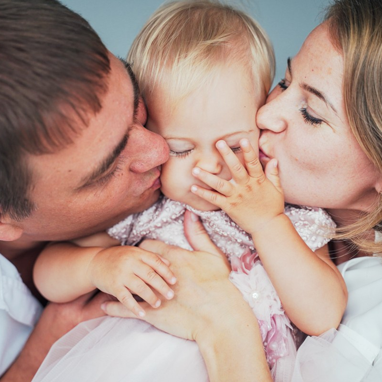 Семейная фотосессия в студии.