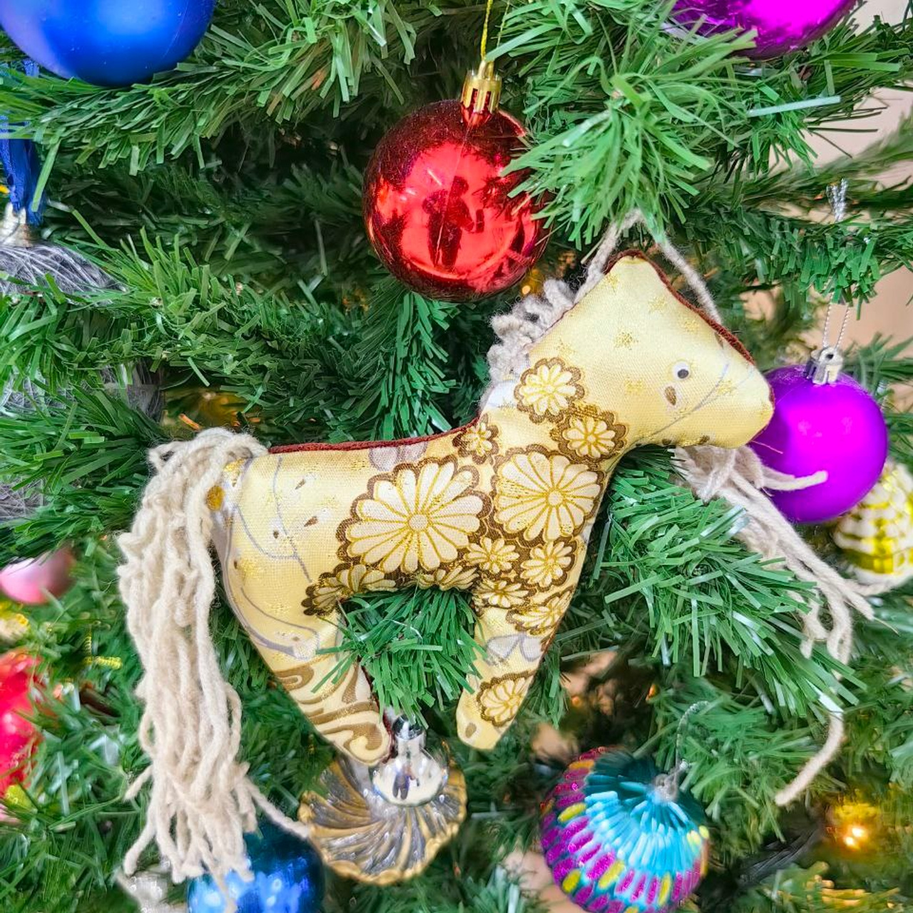 Опережая время: лошадиный десант 2026. Школа для девочек во Владивостоке — Само Совершенство