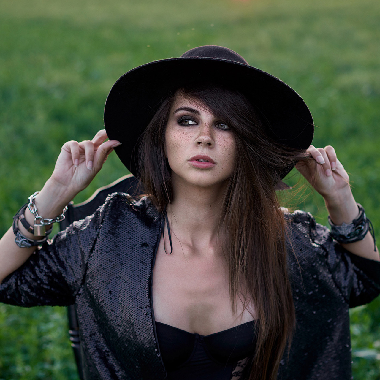 «Хельга в поле»