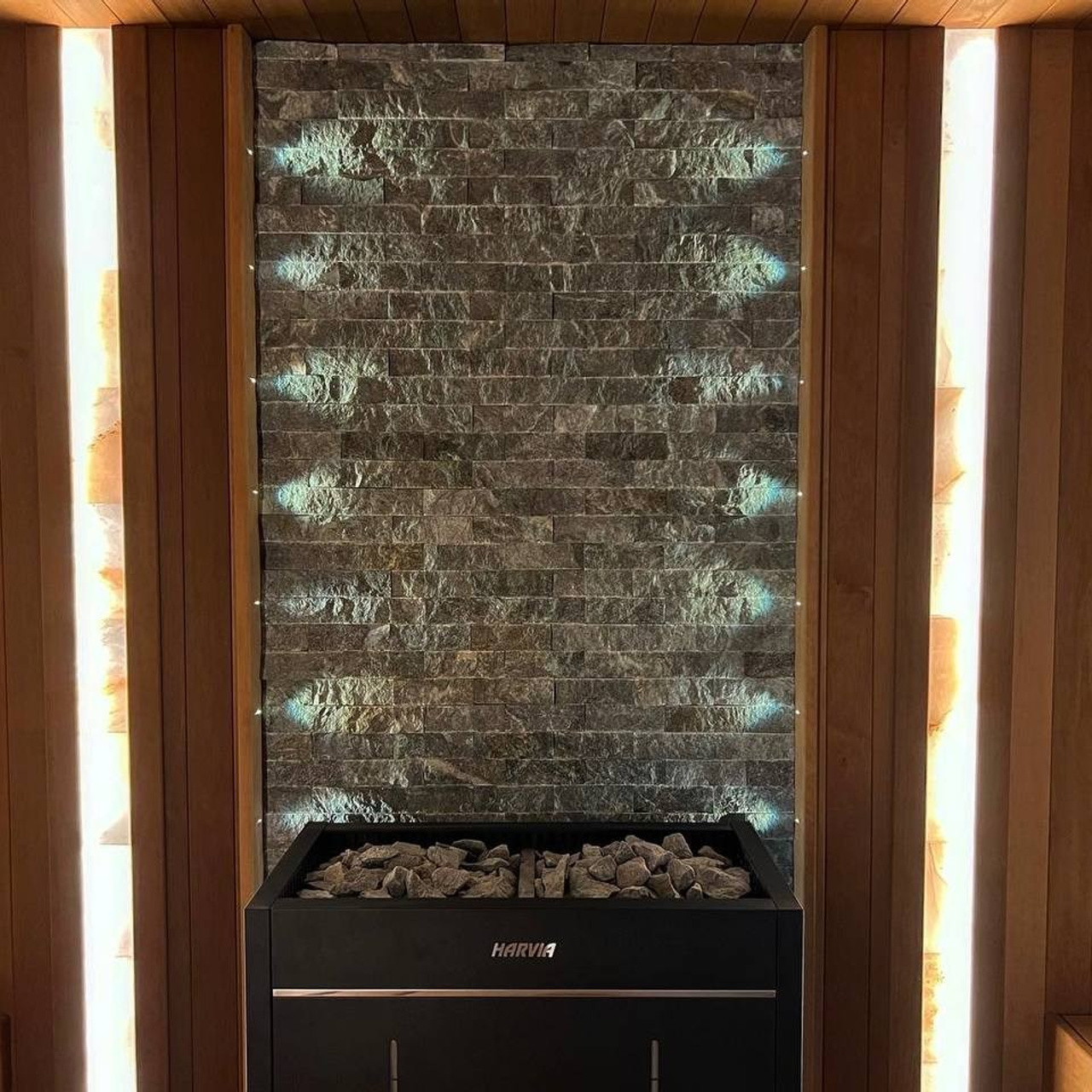 Идеально симметричная сауна в Репинской Усадьбе на базе мощной электрокаменки Harvia Virta HL