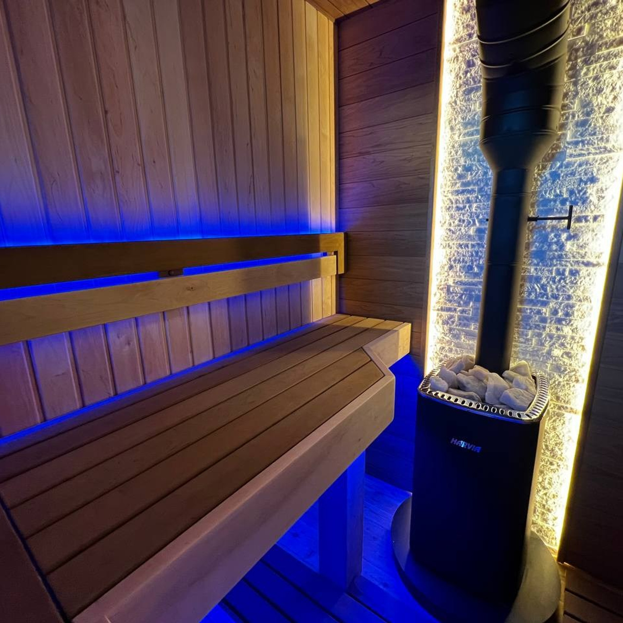 Реновация парной в Киссолово: старое и прогнившее превращается в стильную и уютную баню, где каждая деталь радует глаз и создает тепло.