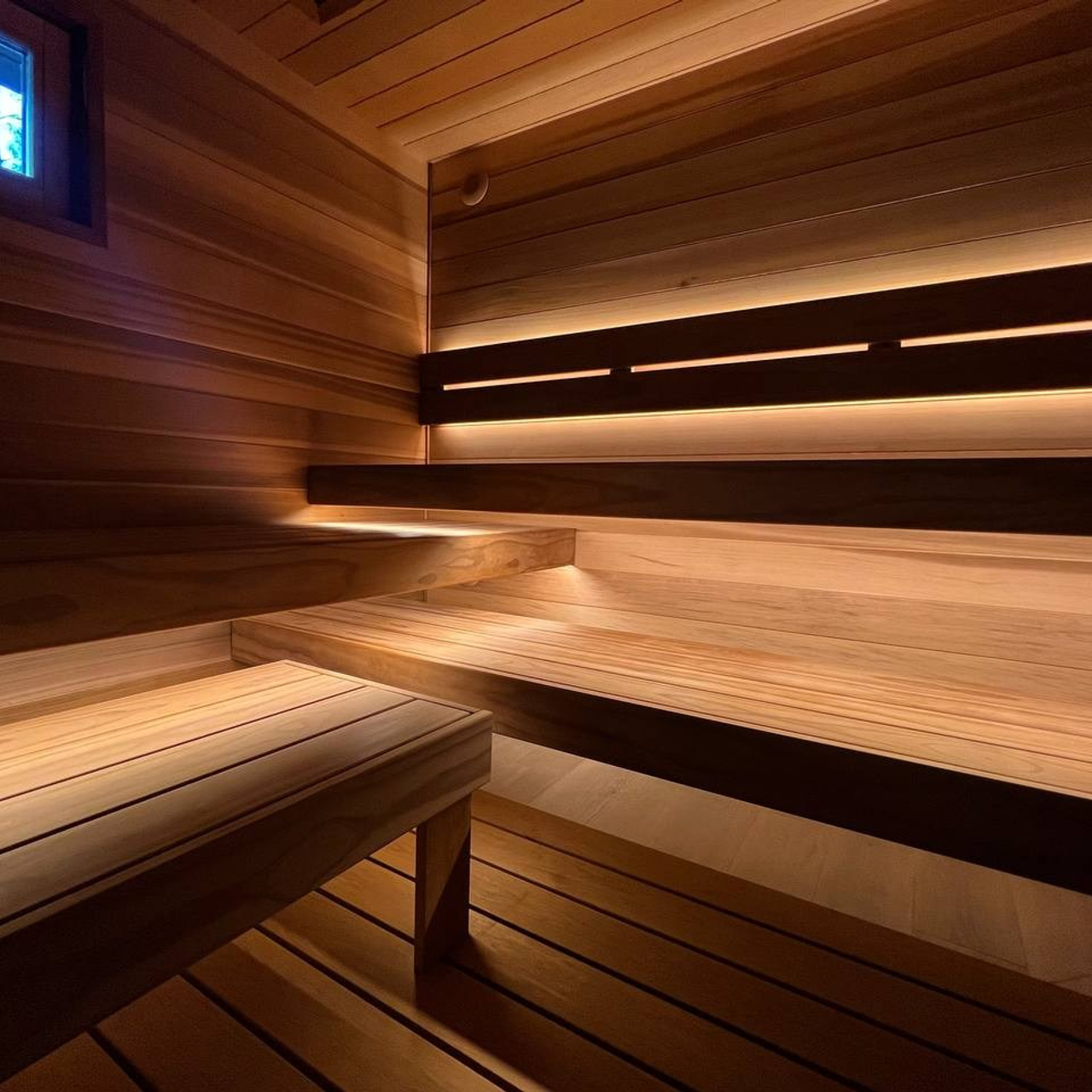 Парная в Ушково из канадского кедра и новозеландской термососны, с уникальным конструктивом полков для легкого и комфортного парения