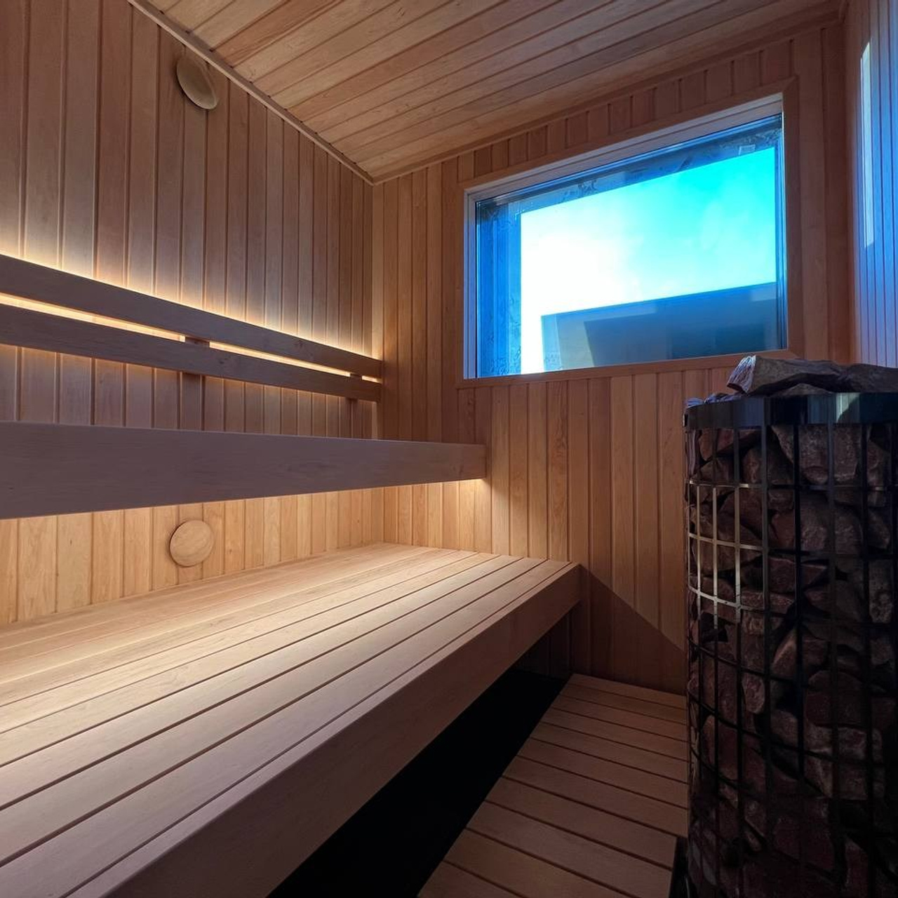 Классическая финская сауна в Заозерном. Семейный варинт, на 100% выполненный из ольхи.