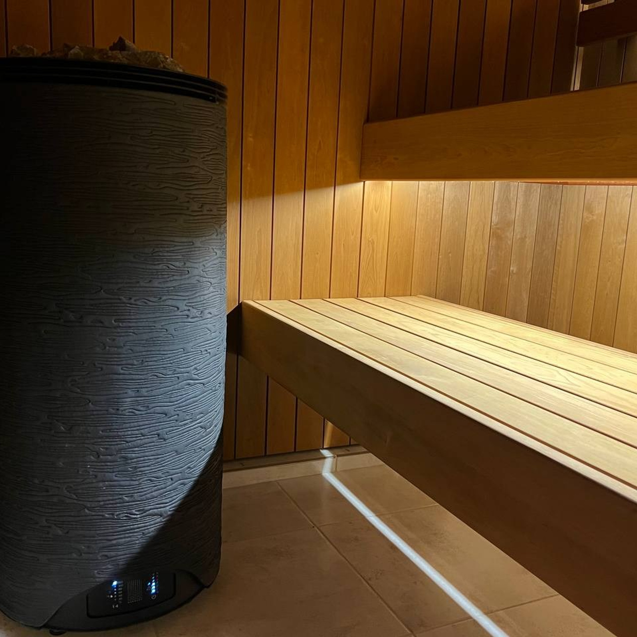 Новинка- Sangens в&nbsp;керамической облицовке со&nbsp;встроенным управлением, вокруг которой создана сауна из&nbsp;термоосины в&nbsp;Охтинском Парке