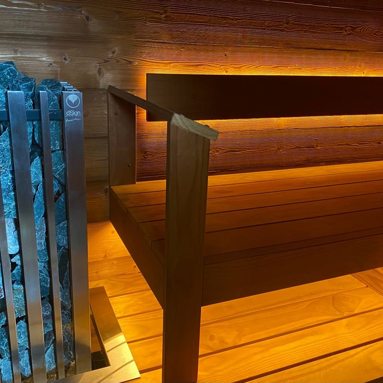 Сауна для VitaLine SPA в Рощино. Стены и потолок из ШАЛЕ, полог из новозеландской термососны. Сердце сауны- IKI Monolith