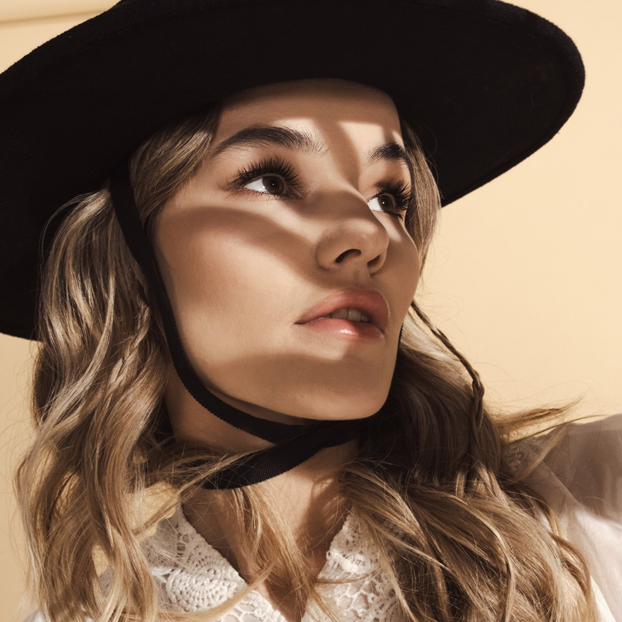 Лукбуки и каталоги. Фотограф Александра Трухачёва