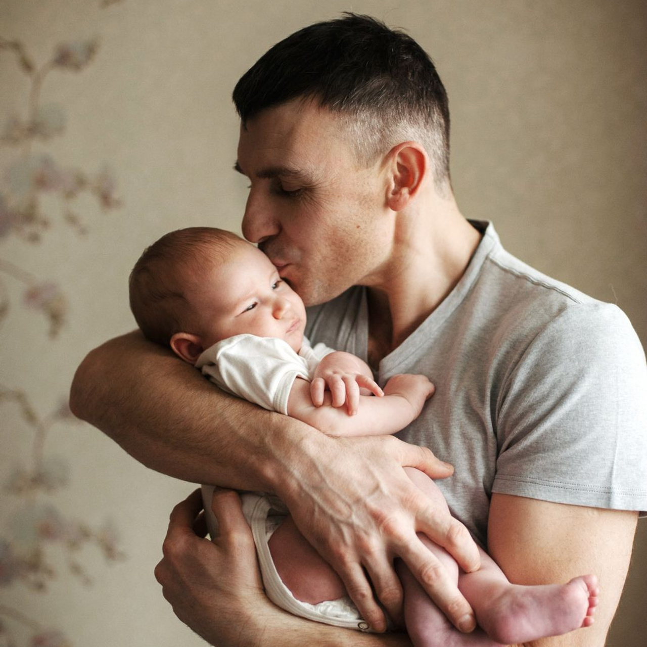 Вот тебе море любви, малыш. Живи в ней.