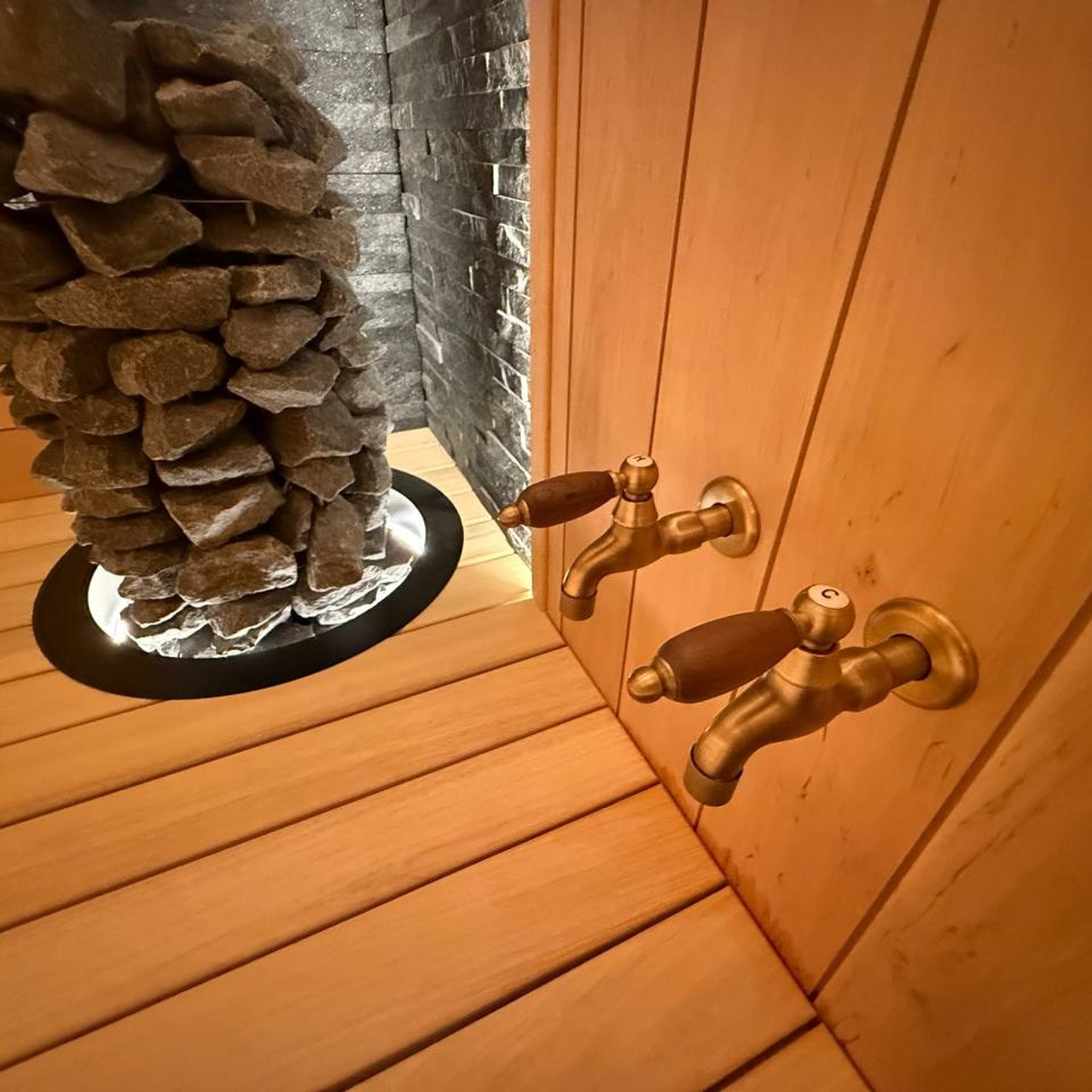 печь Mondex RAKKA встроенная в полок