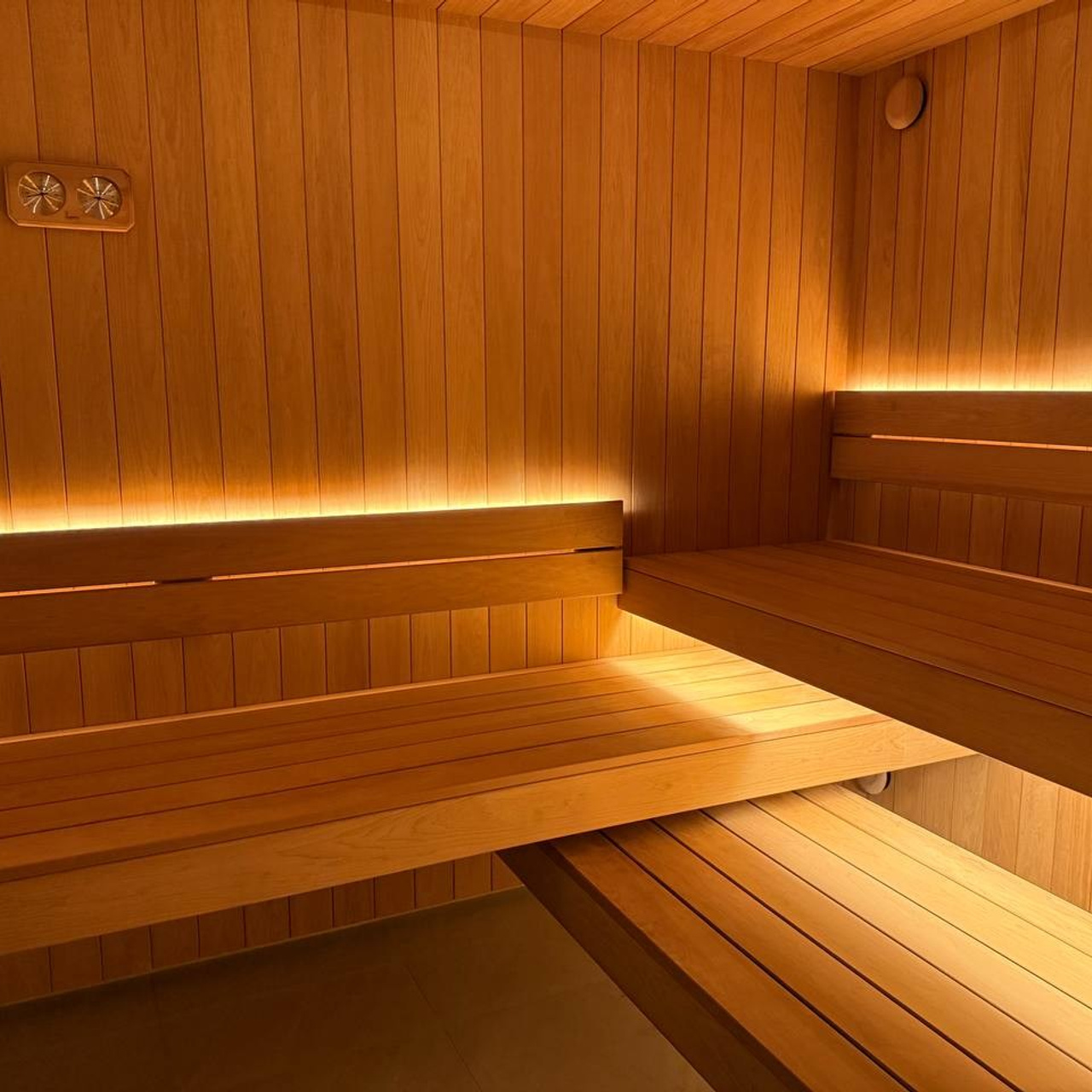 разноуровневые полки парная