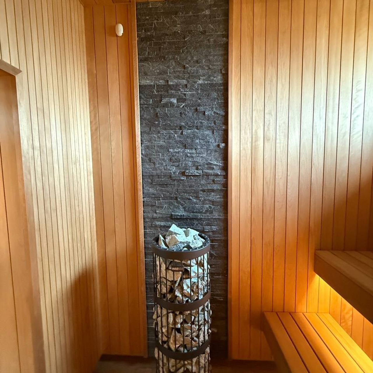 сауна из термоосины с печью Harvia Legend