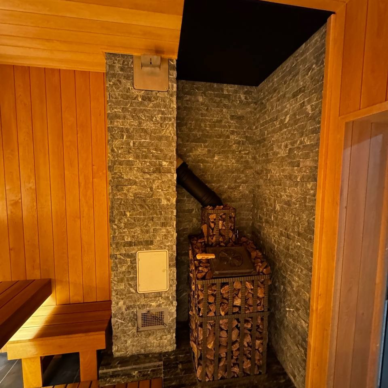 баня из черной ольхи интерьер