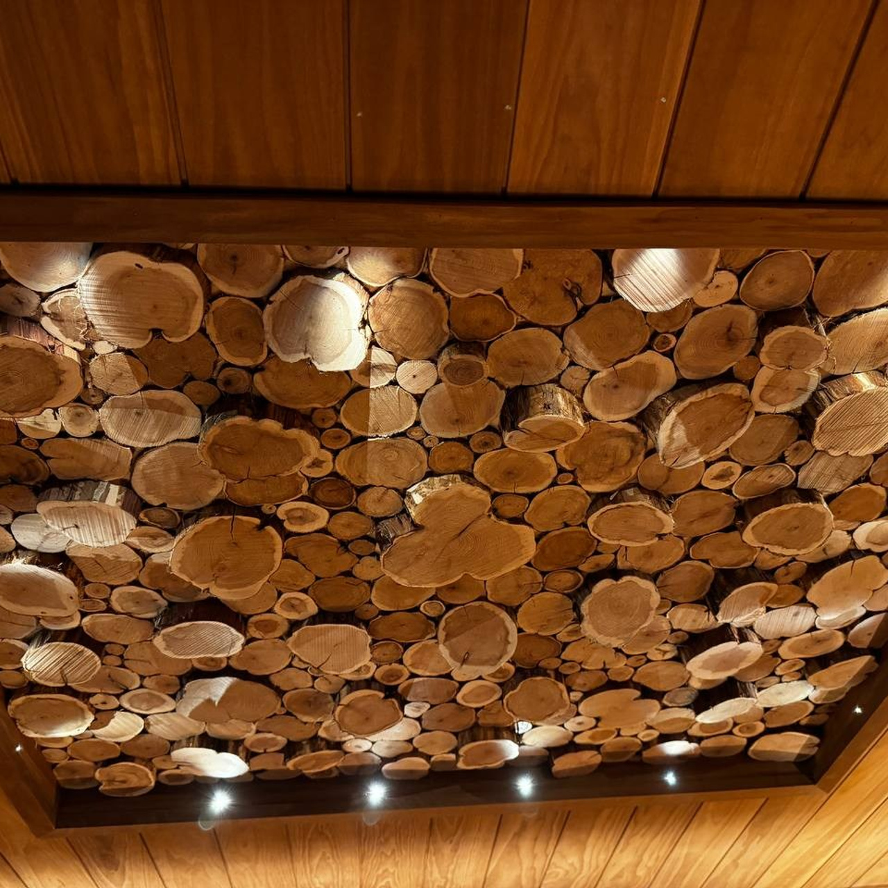 Декоративное можжевеловое панно в бане