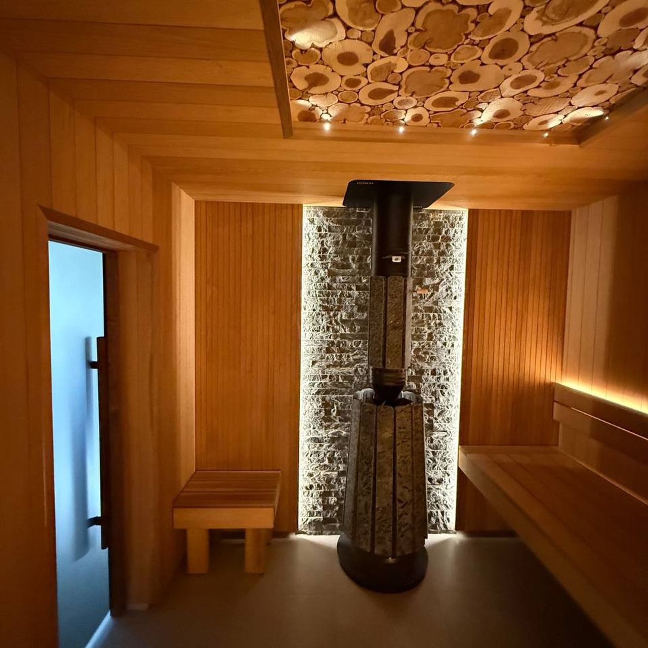 сауна из широкой термоосины