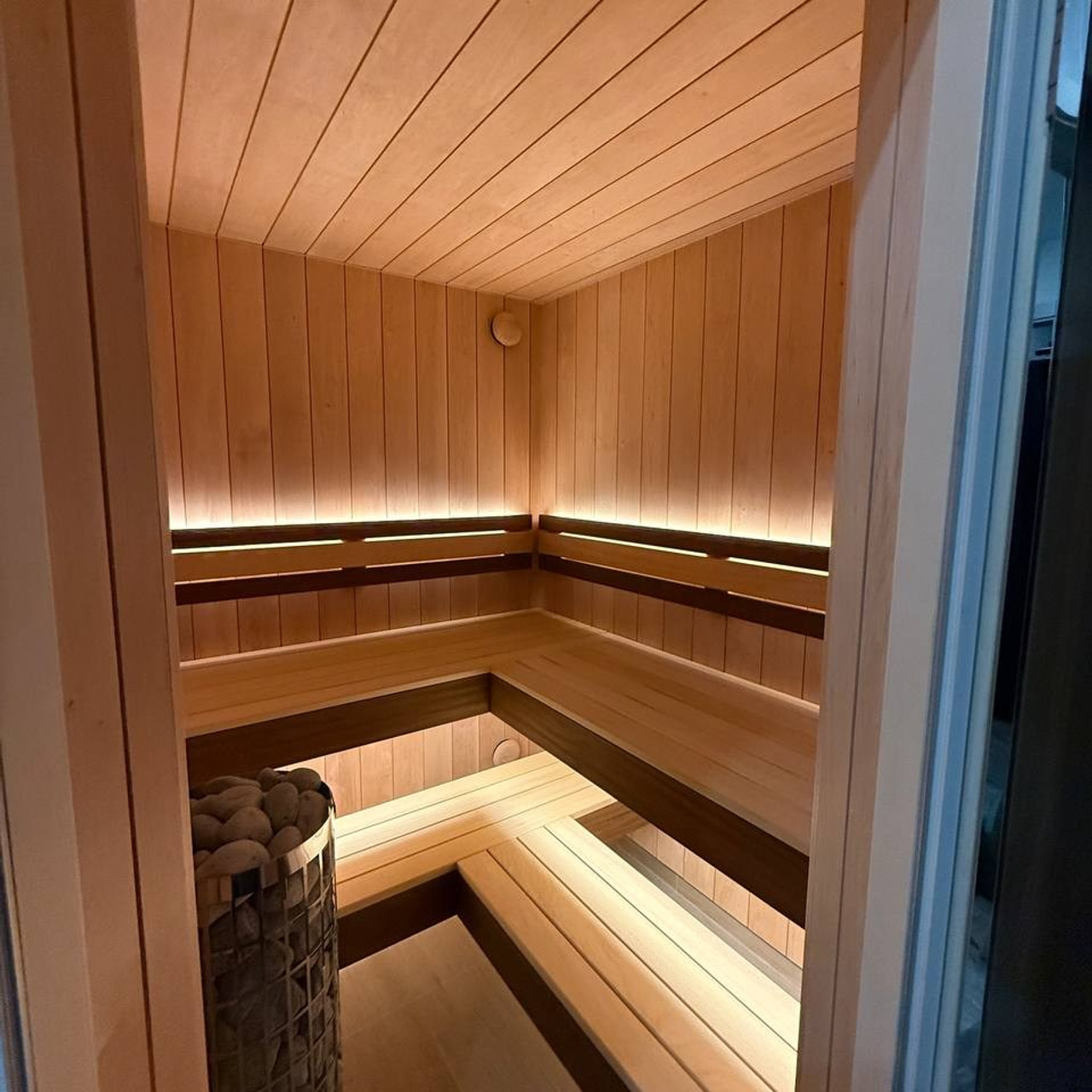 печь Harvia Cilindro в сауне