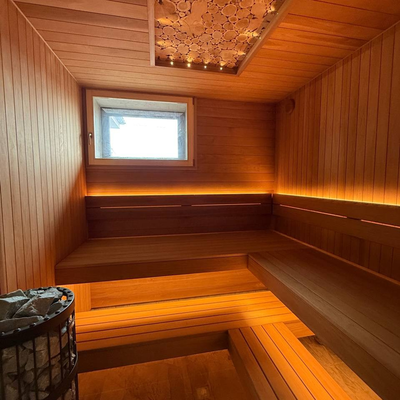 печь Harvia Legend 11 кВт в сауне