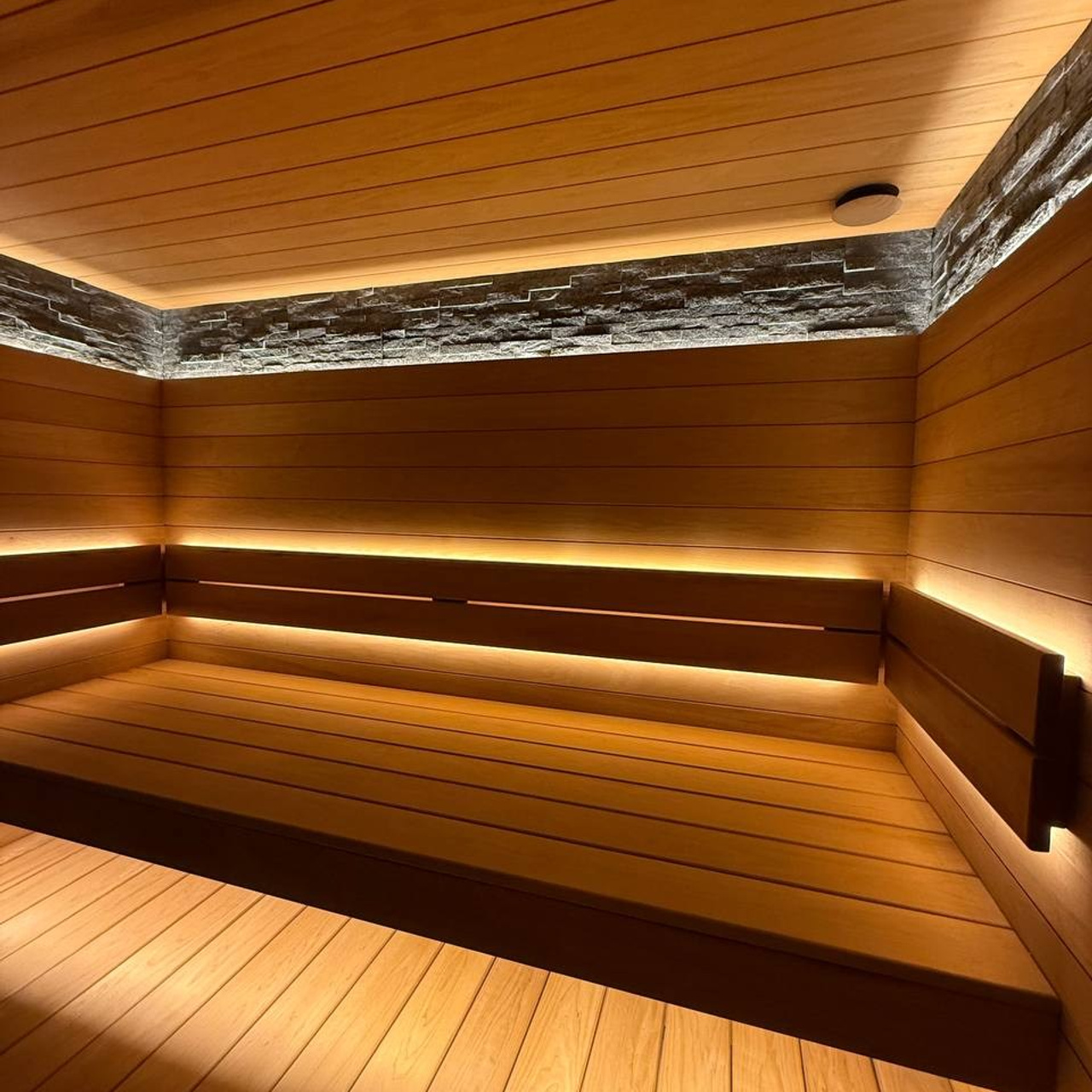 сауна из термоосины с печью Kastor 22