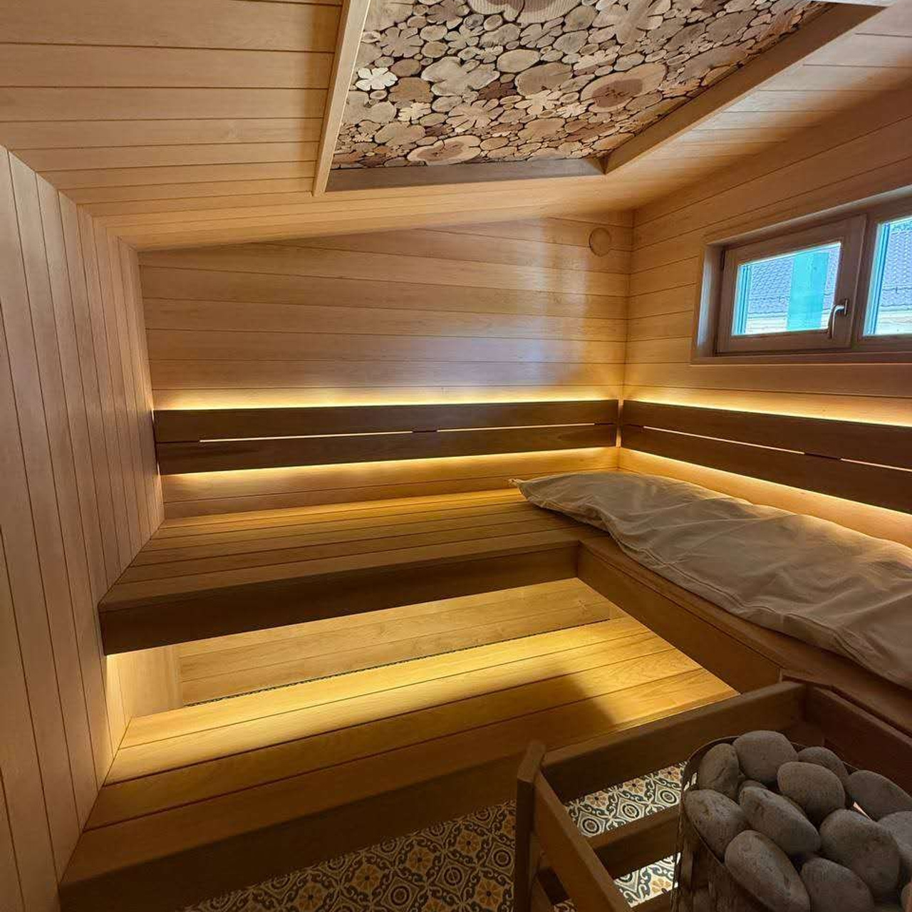 интерьер сауны из ольхи