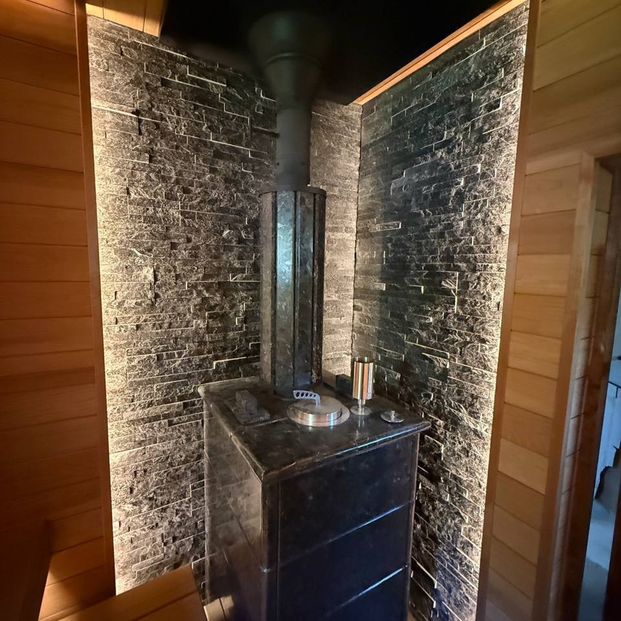 сауна из термоосины с печью EasySteam