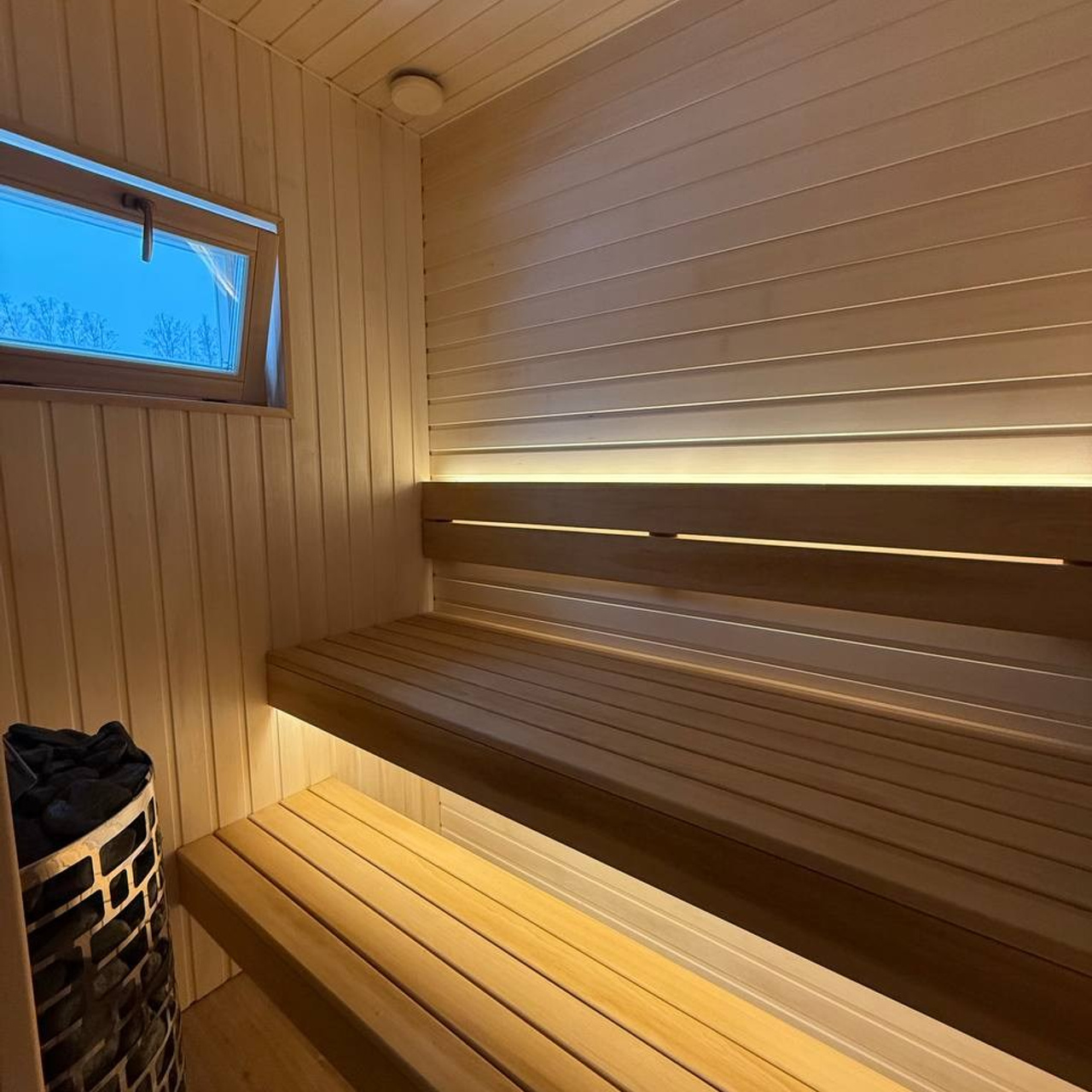 сауна из липы с полками из термоосины